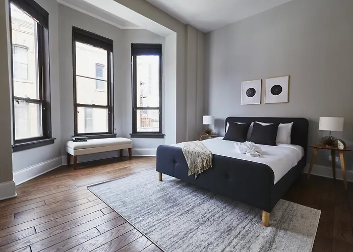 Sonder — North Wells — Stunning 3br * Chicago